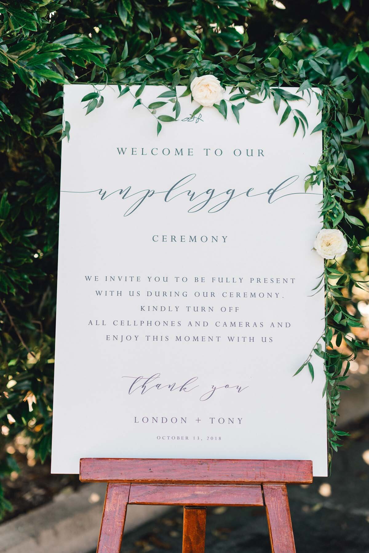 outdoor-wedding-sign-01